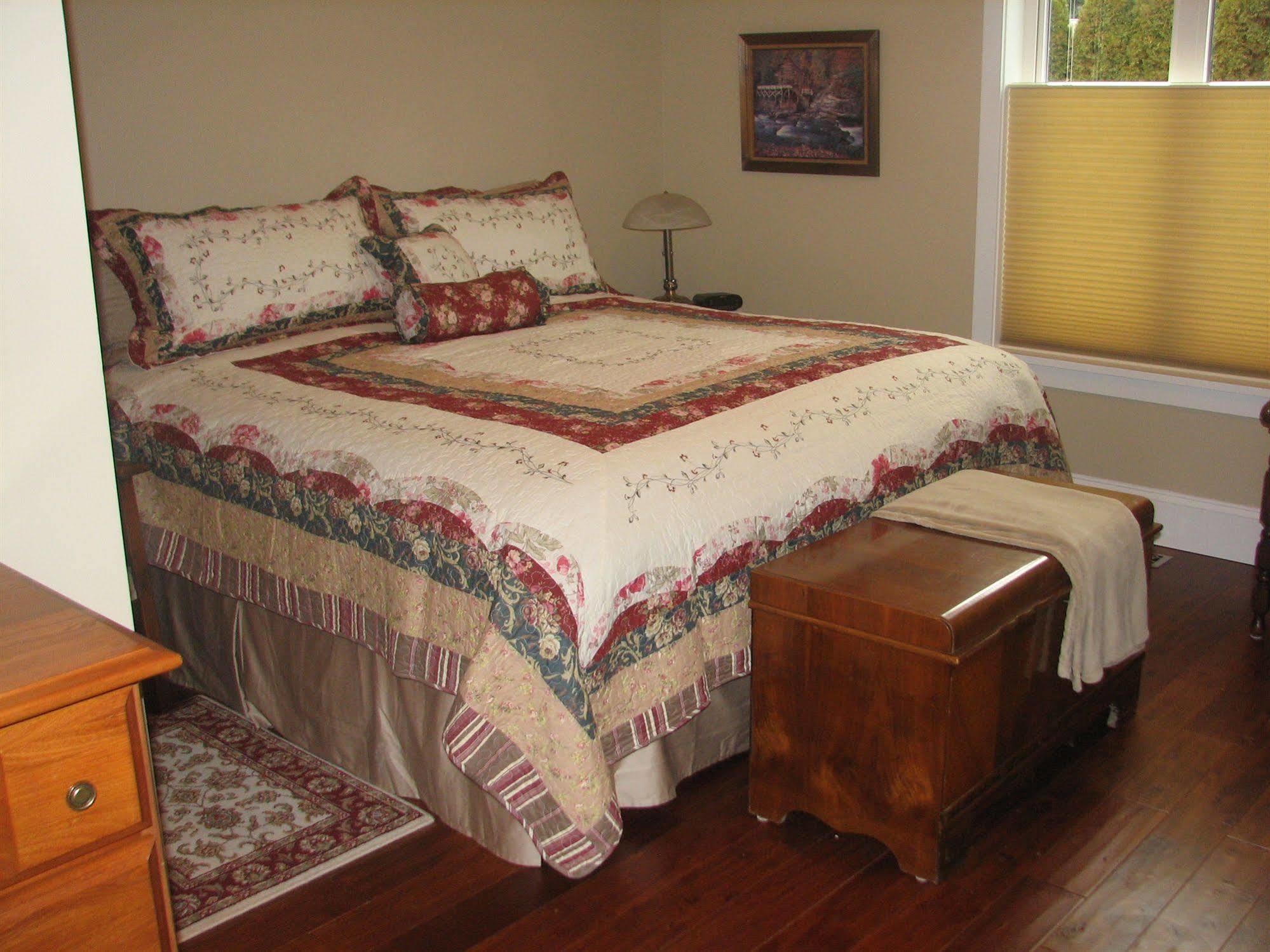 קלונה Chesterfield Inn מראה חיצוני תמונה